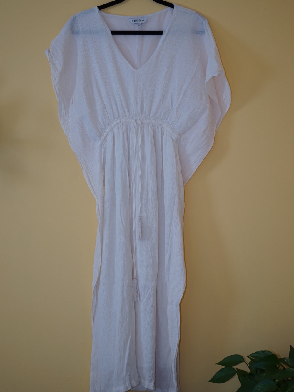 DAVI & DANI White V-Neck Textured Midi Dress